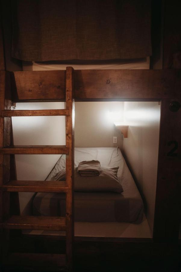 The Haven Hostel Thunder Bay Extérieur photo